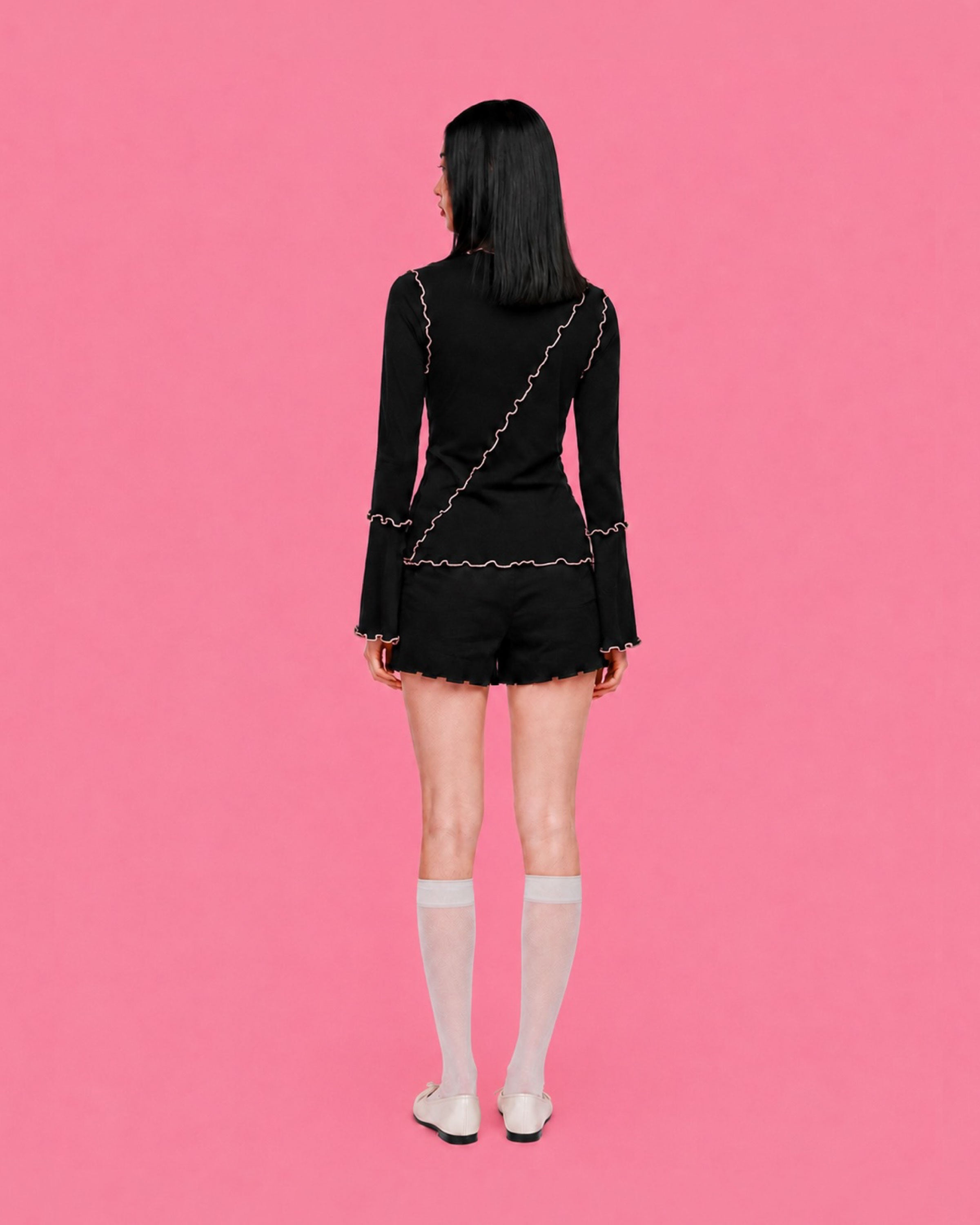 [チクチクしなくてかわいい服] 締め付けないシアートップス（ブラック） + 綿混キャミソールセット（ブラック）