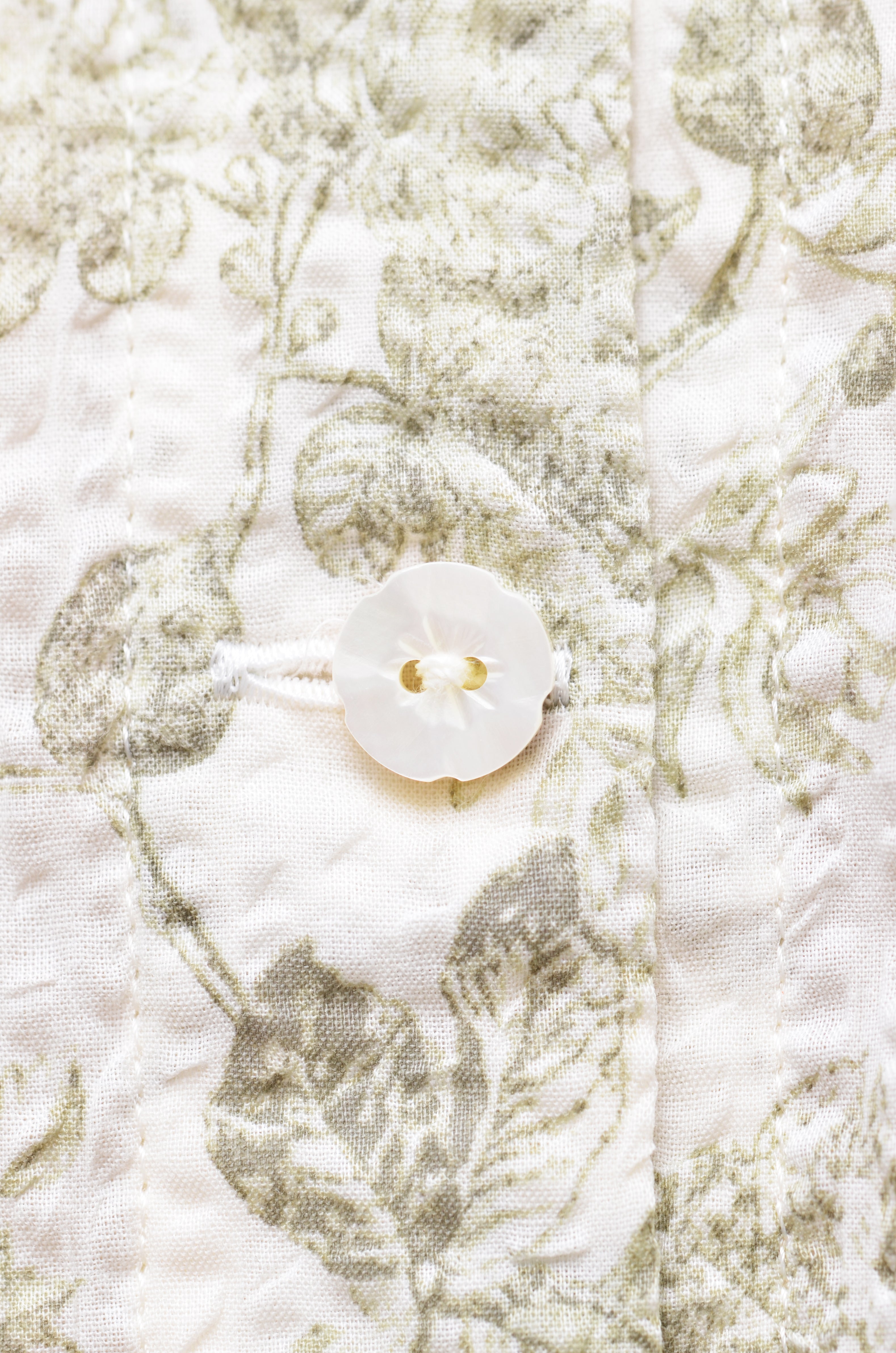 [チクチクしない服][受注生産] [洗濯可能] フリルモチーフコットンブラウス(OFF)