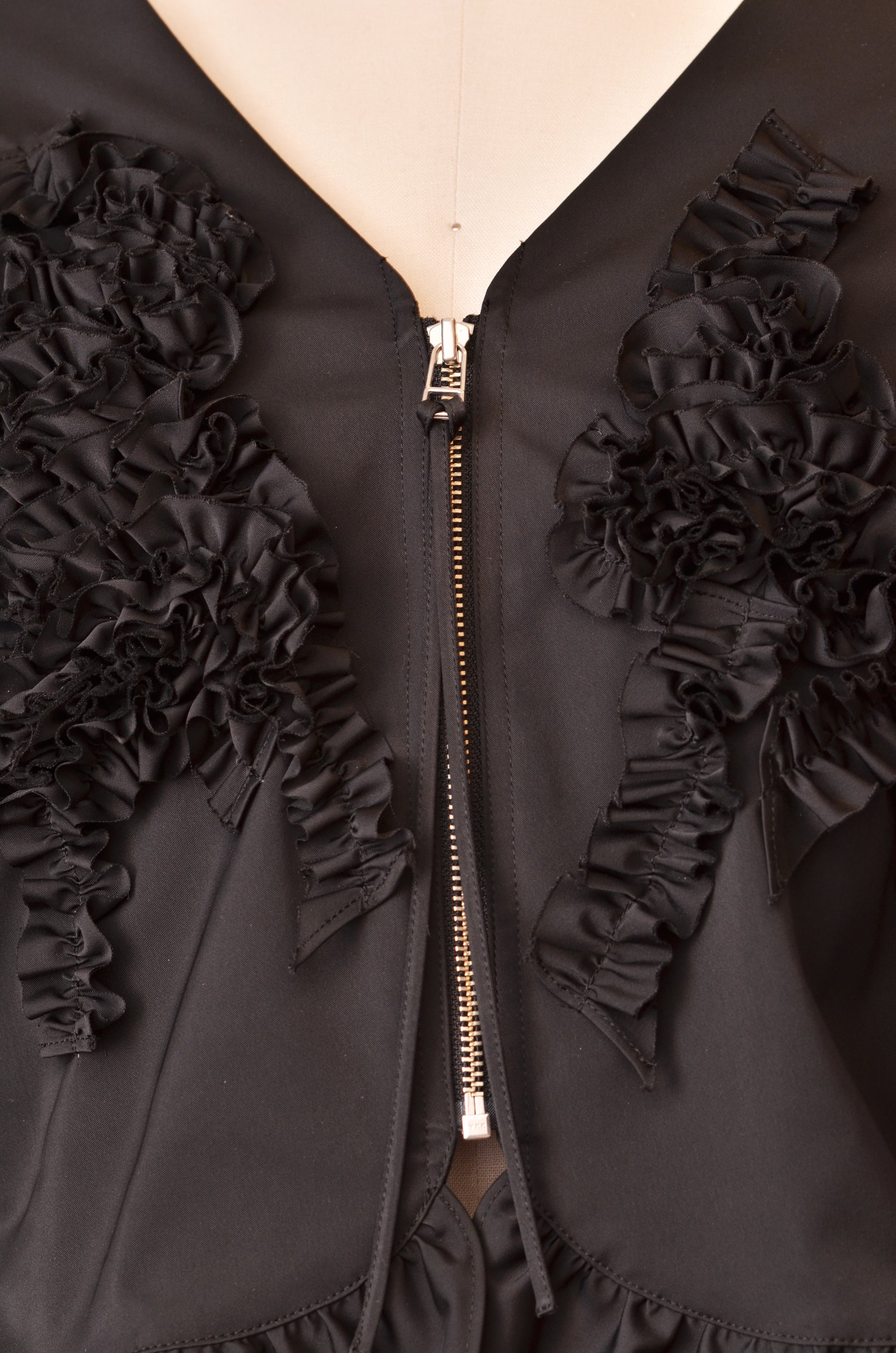 [Made to Order] [Washable] Frill Motif Double Satin Blouson