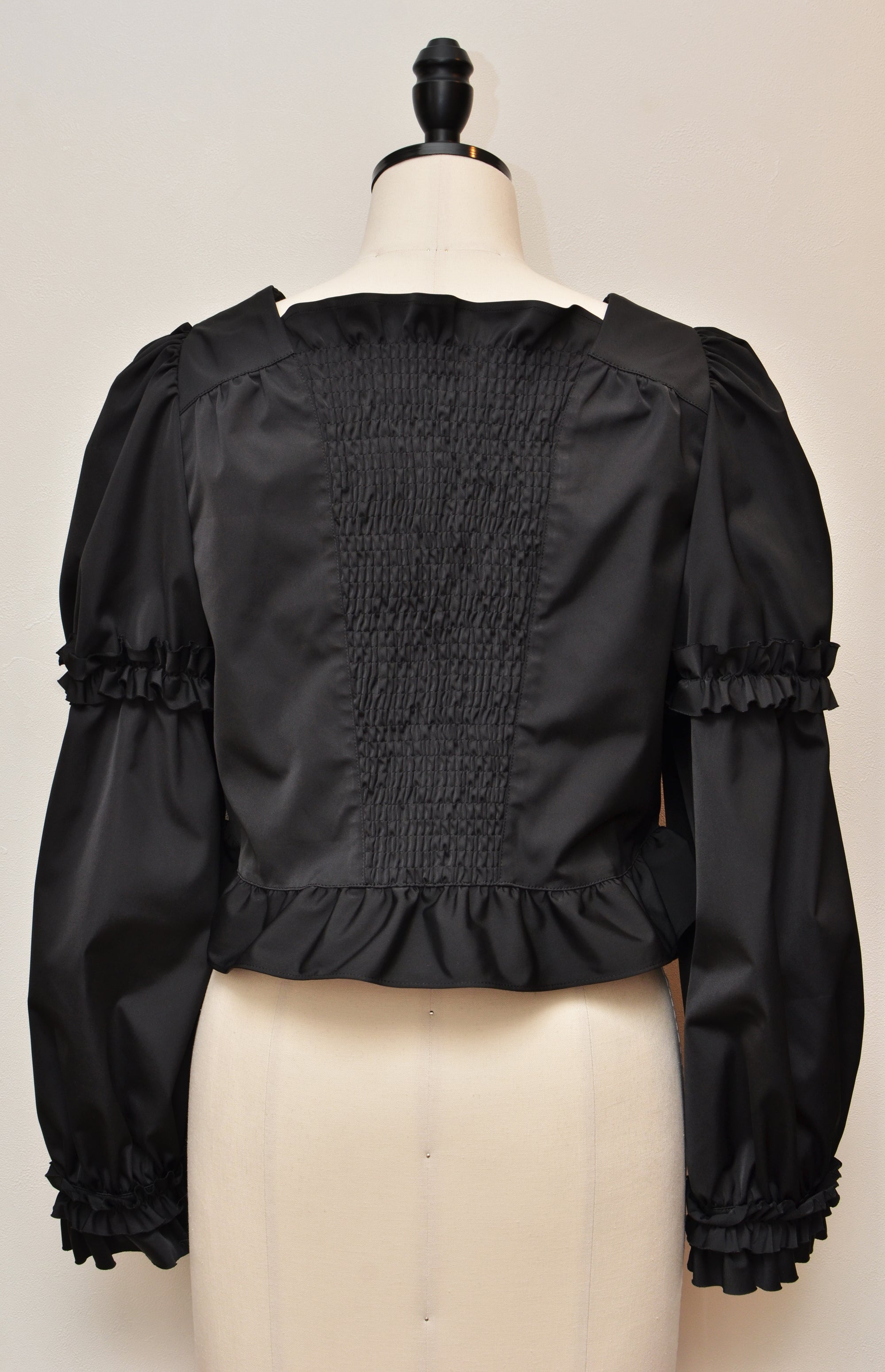 [Made to Order] [Washable] Frill Motif Double Satin Blouson