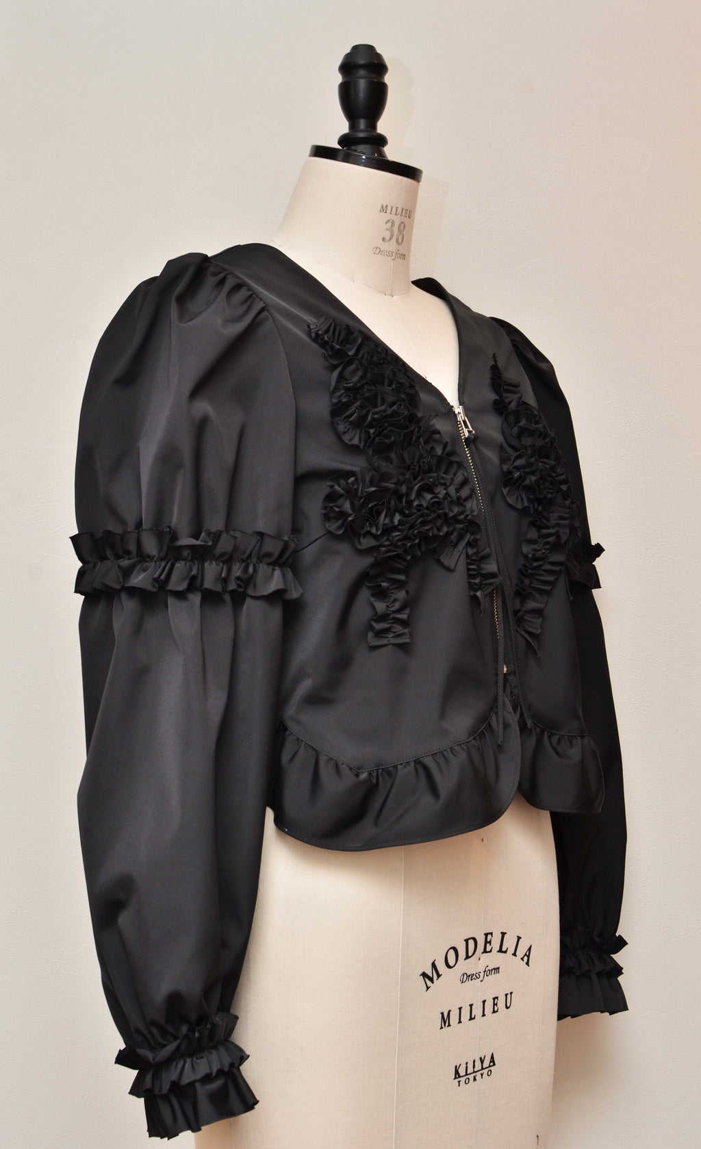 [Made to Order] [Washable] Frill Motif Double Satin Blouson