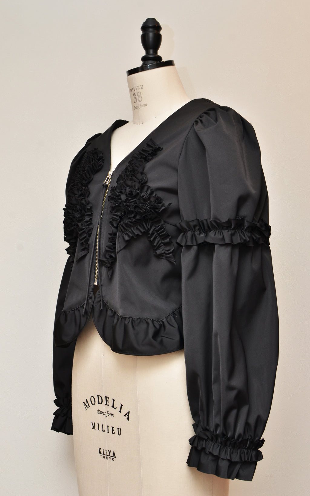 [Made to Order] [Washable] Frill Motif Double Satin Blouson