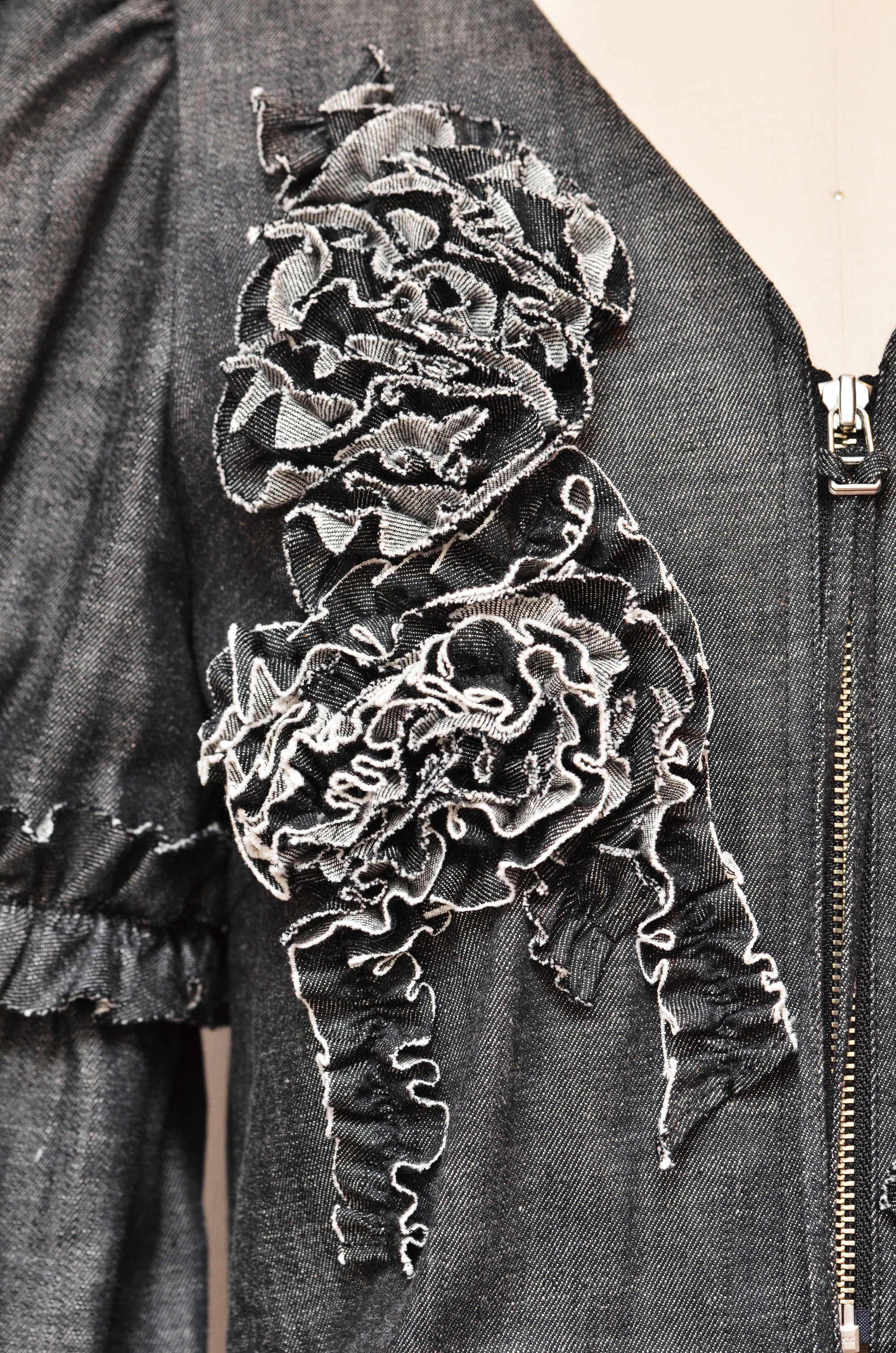 [Made to Order] [Colorfast] Frill Motif Denim-Like Blouson