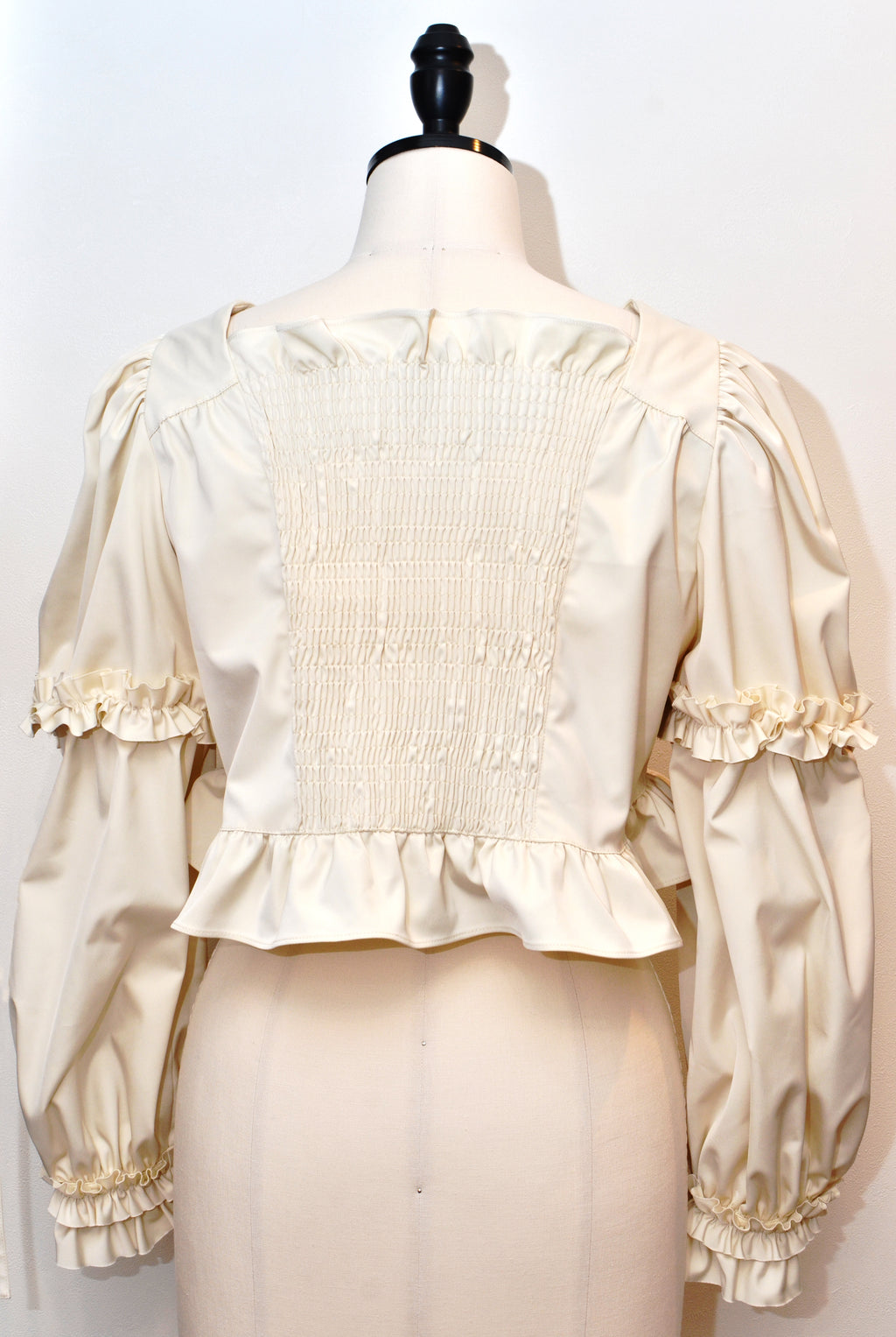 [Made to Order] [Washable] Frill Motif Double Satin Blouson