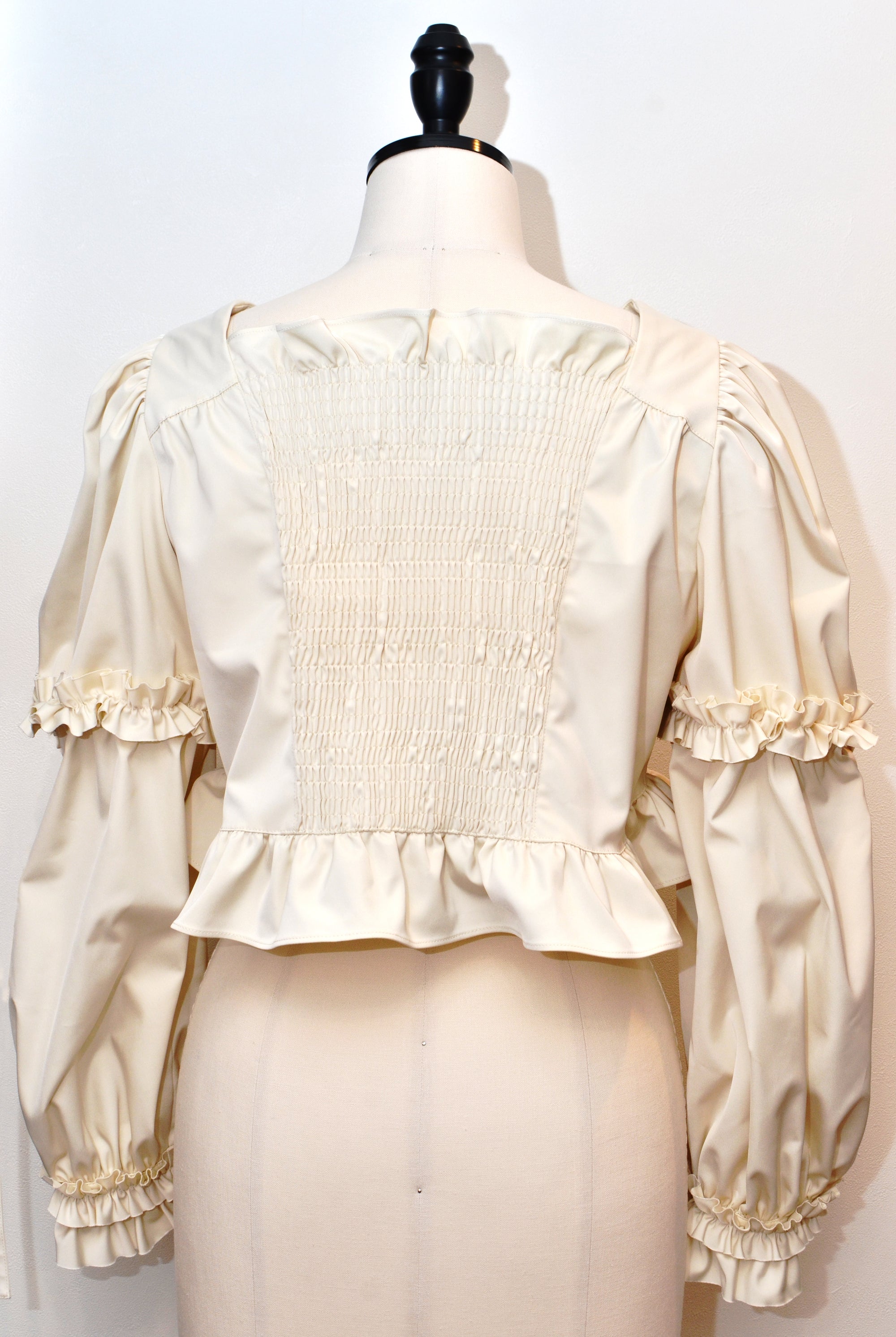 [Made to Order] [Washable] Frill Motif Double Satin Blouson