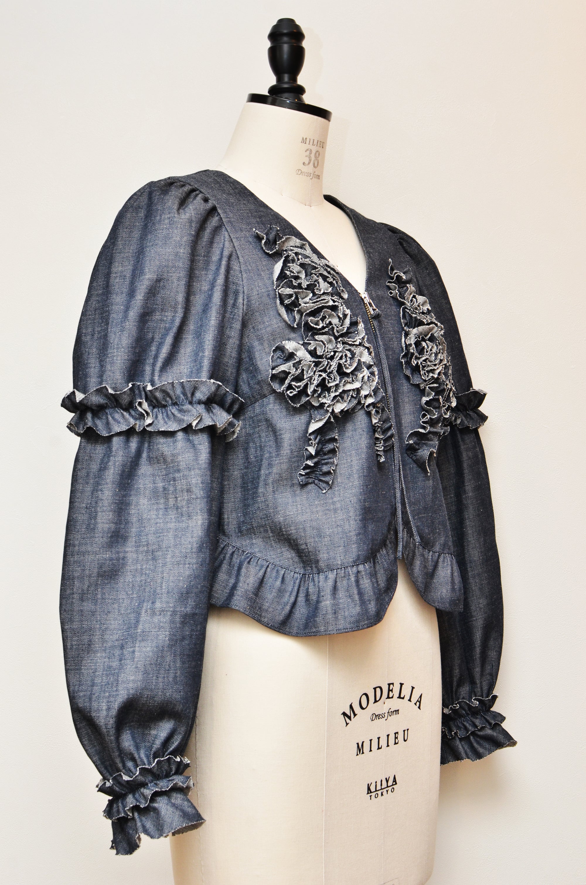 [受注生産] [色落ちしにくい]フリルモチーフデニムライクライトジャケット(NAVY)