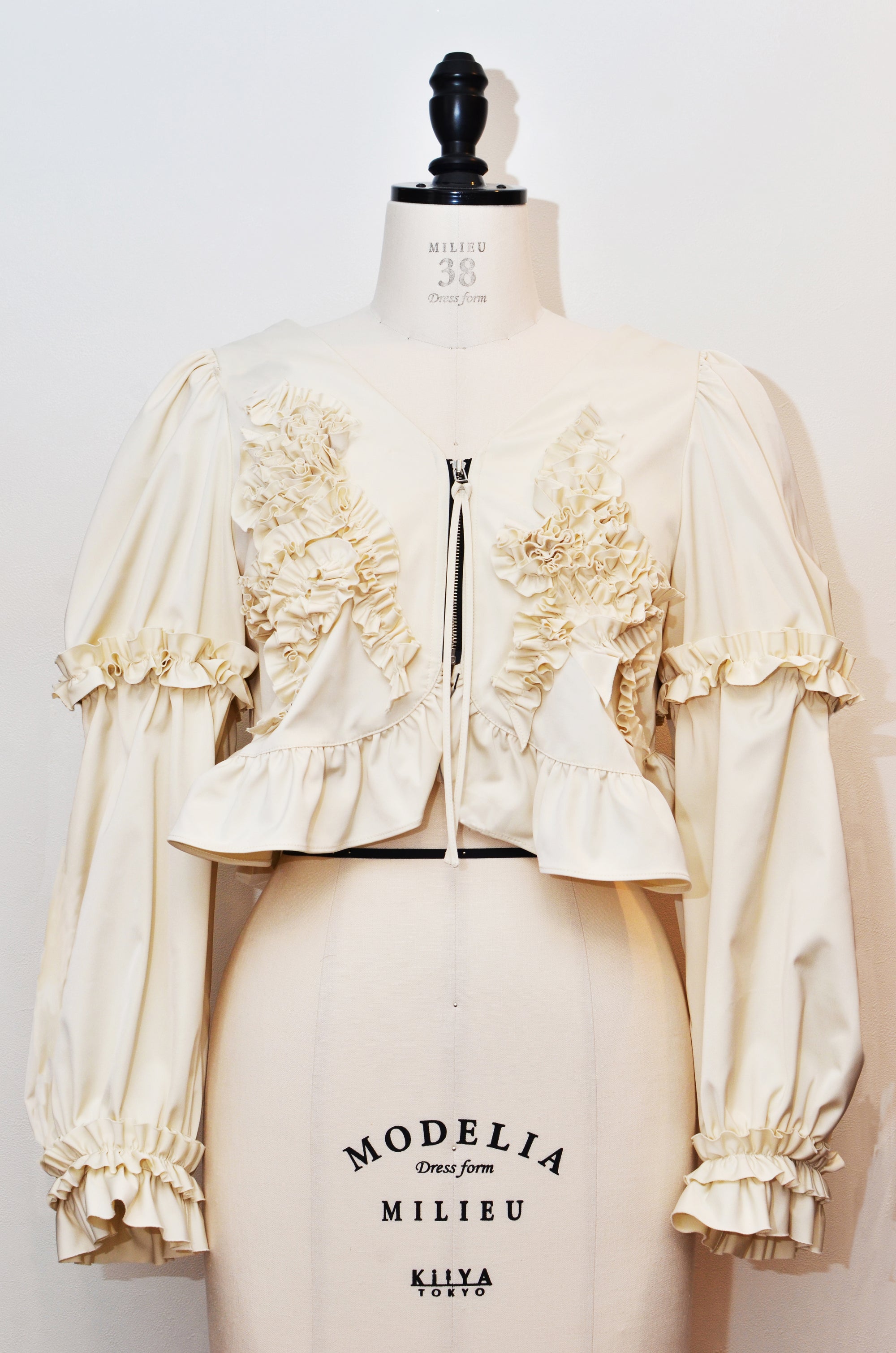 [Made to Order] [Washable] Frill Motif Double Satin Blouson