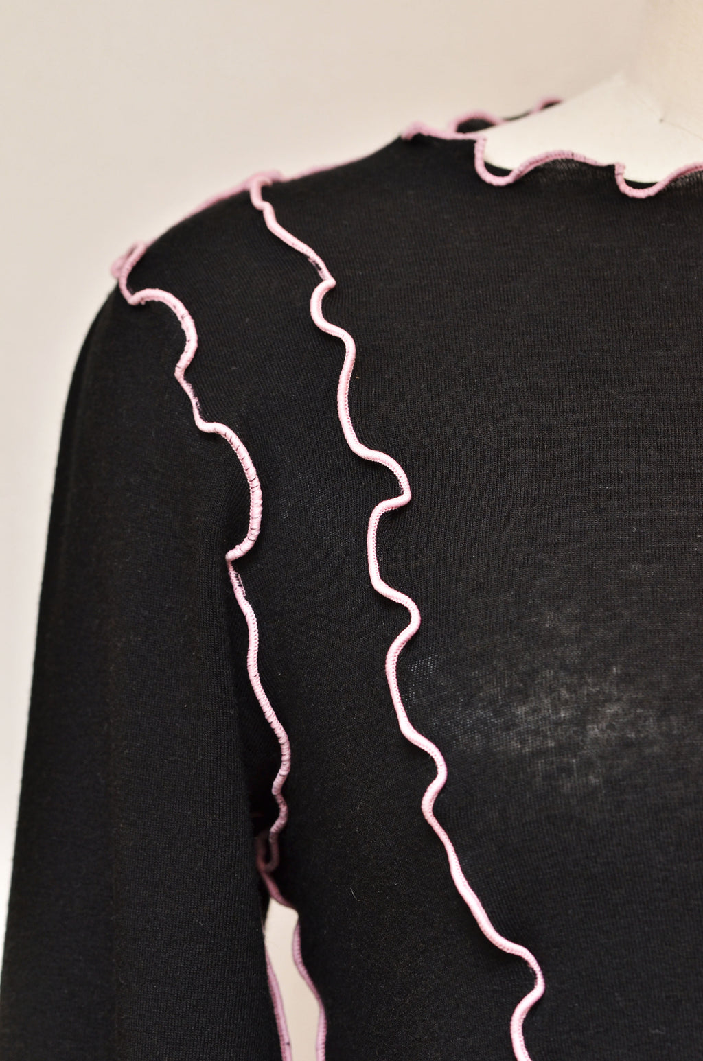 [2/14-15 TOKYO POPUP先行販売] [チクチクしない服] 締め付けないシアートップス （ブラック）