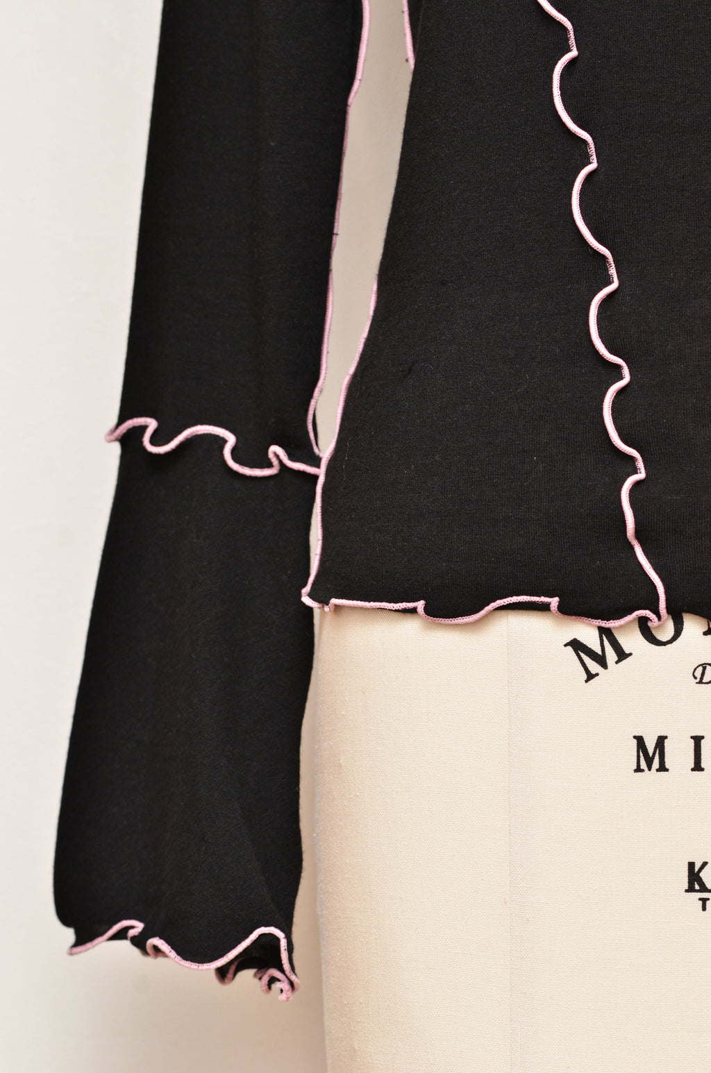 [2/14-15 TOKYO POPUP先行販売] [チクチクしない服] 締め付けないシアートップス （ブラック）